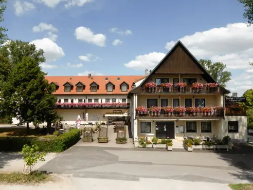 Hotel-Gasthof Zum Bartl — Außenansicht