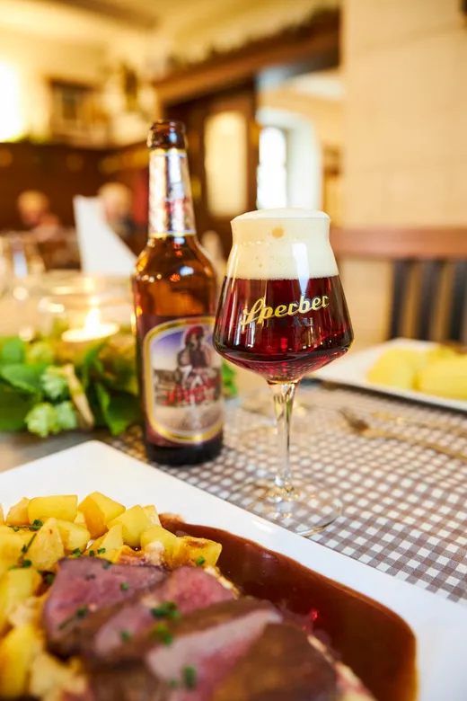 Sperber Bräu — Bier Schweinsbraten