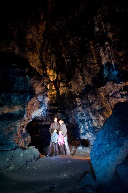 Osterhöhle Neukirchen hoch