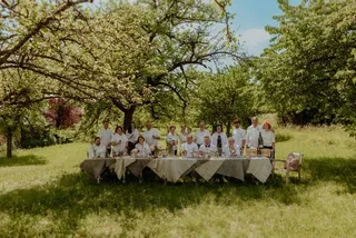 Die acht Wirte an der Tafel (Foto: Heinke Scheel)