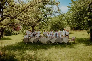 Die acht Wirte an der Tafel (Foto: Heinke Scheel)